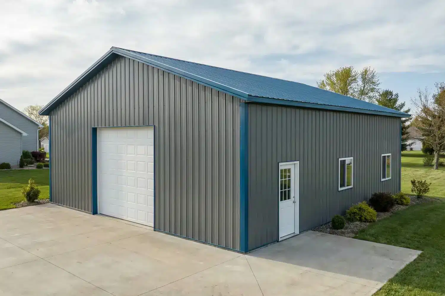 36x36x12 Garage - Image 3
